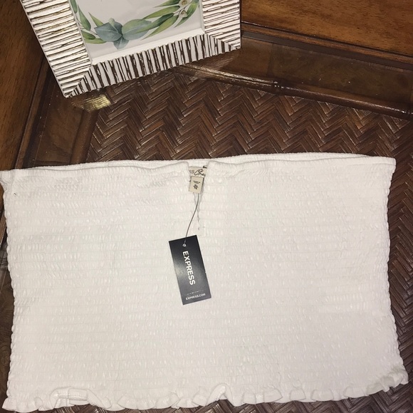 🆕 Express: Smocked V-Wire tube top - Picture 4 of 5